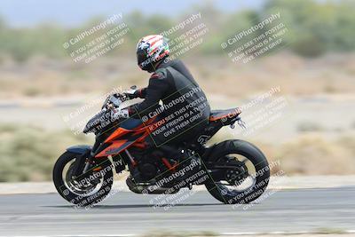 media/May-05-2025-Moto Forza (Mon) [[3c1838c5e5]]/2-B Group/Session 3 (Panning Test Turn 14 Inside)/